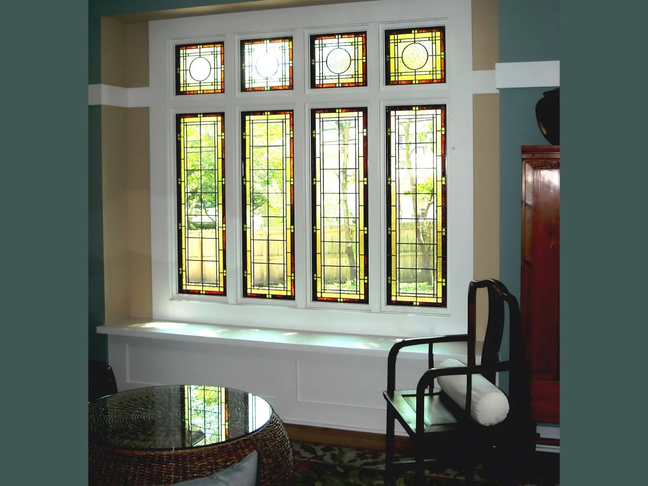 Salon z Witrażowymi Oknami - Aranżacja