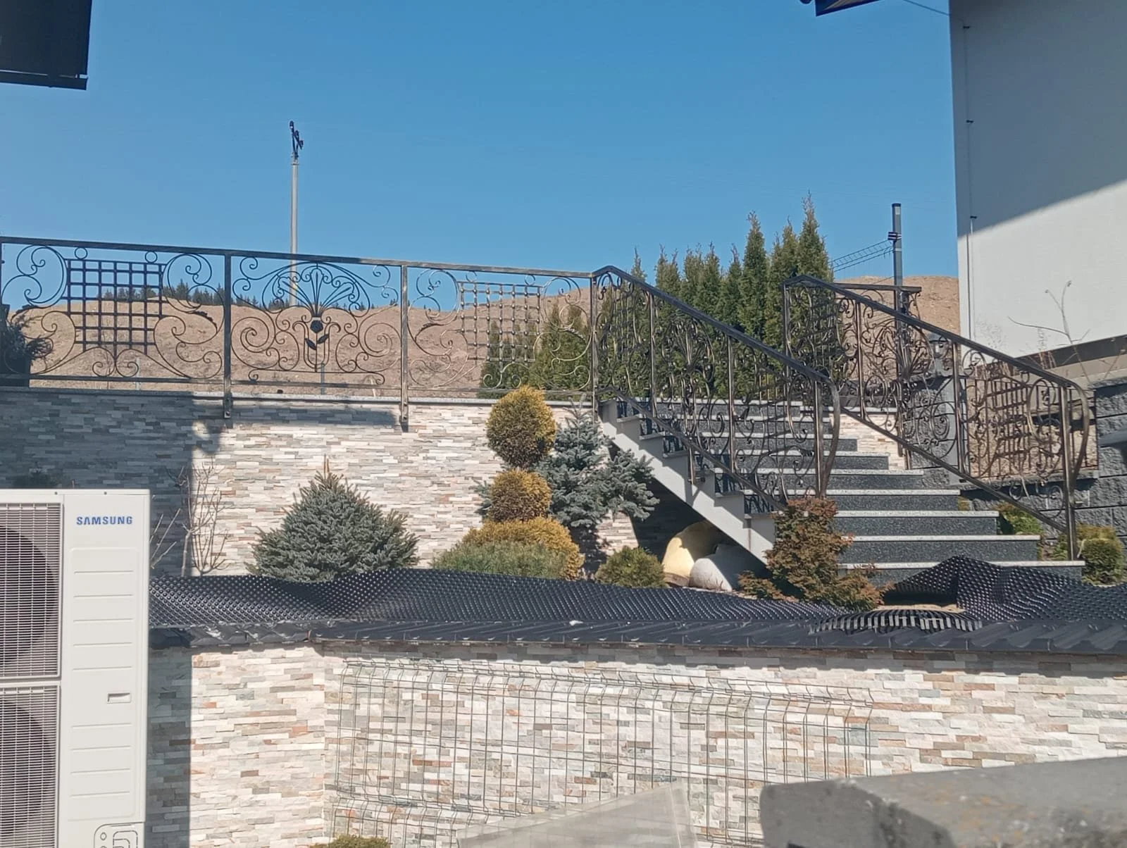 Schody zewnętrzne - Balustrada z patyną