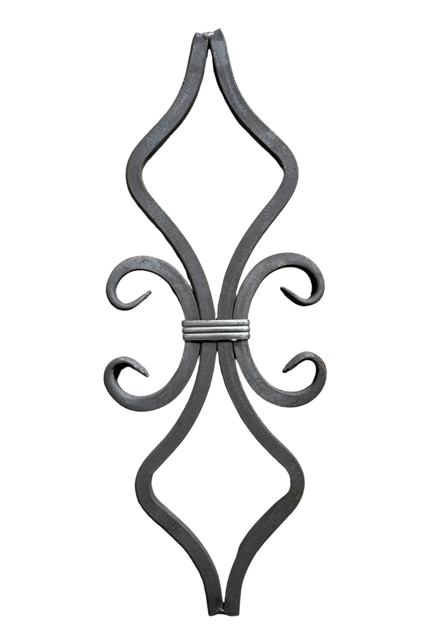 Sercowaty Element Kuty – Ozdobny Ornament Stalowy