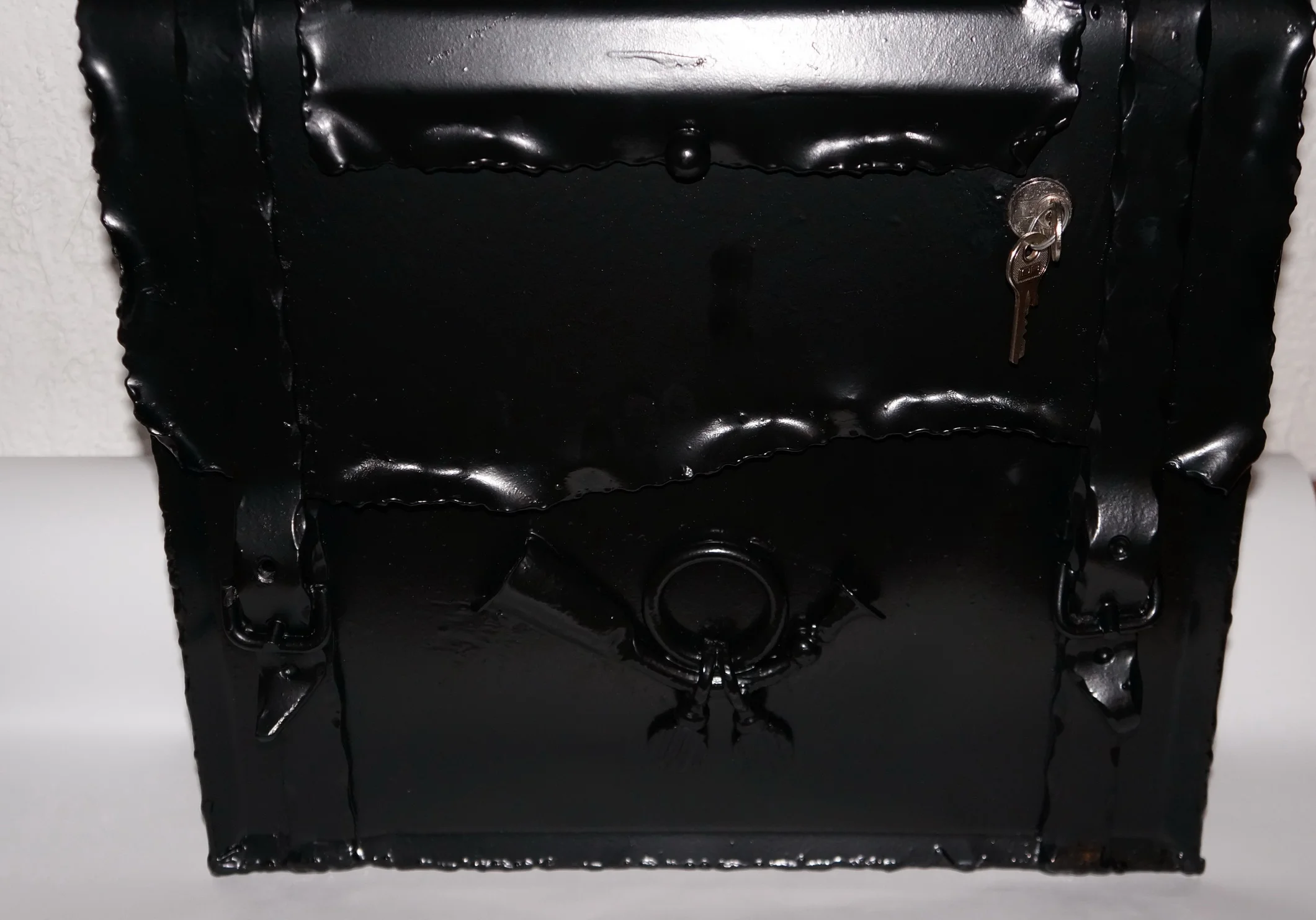 Skrzynka na Listy Kuta - Detal i Precyzja Wykonania