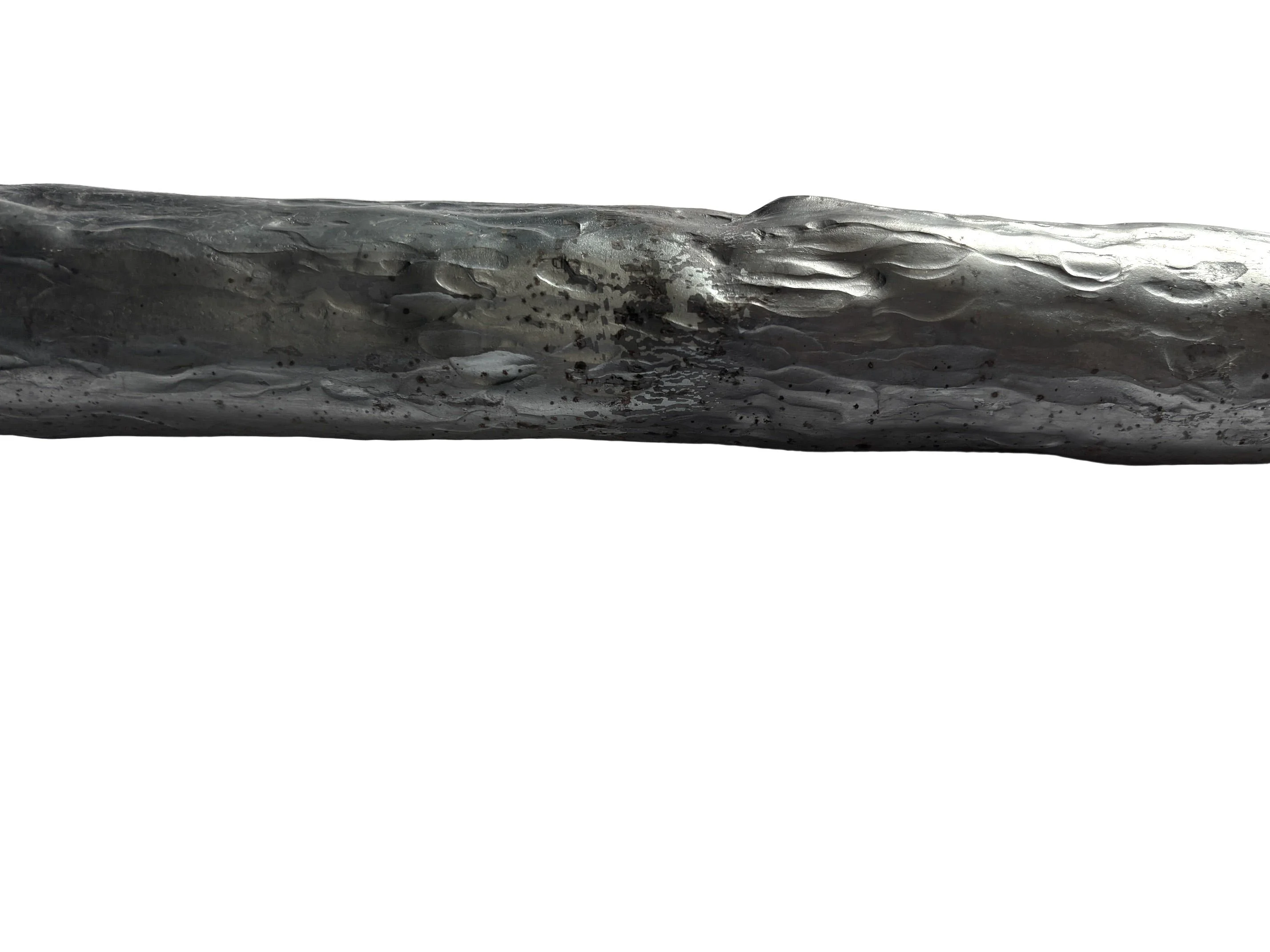 Stalowy Element Ozdobny – Imitacja Faktury Drewna