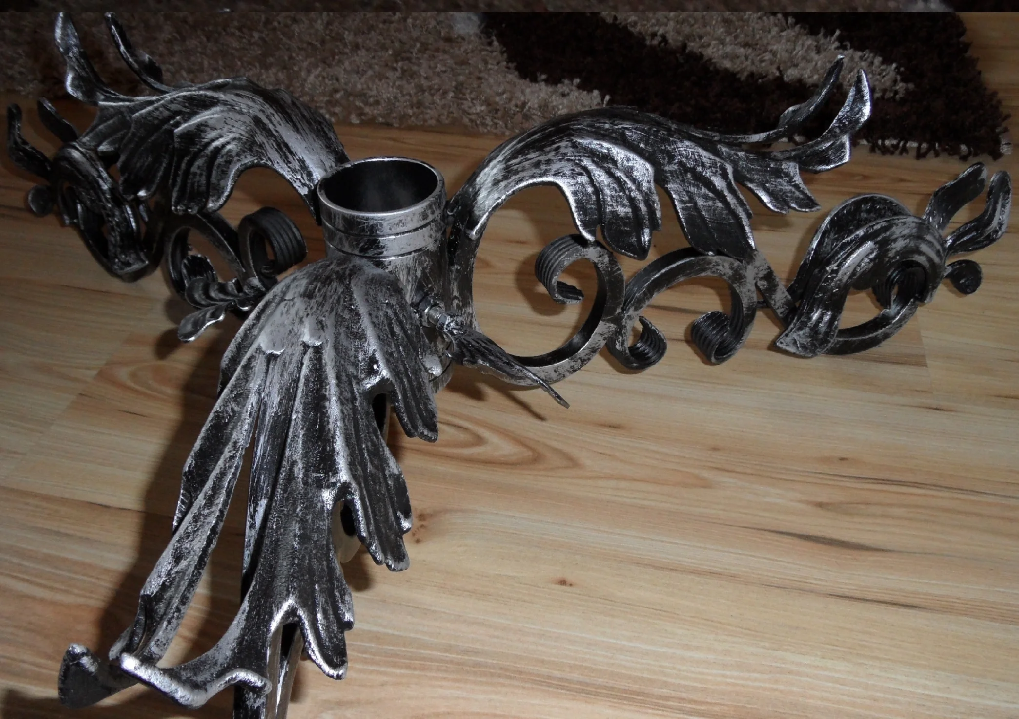 Stojak choinkowy kuty - detal kielicha