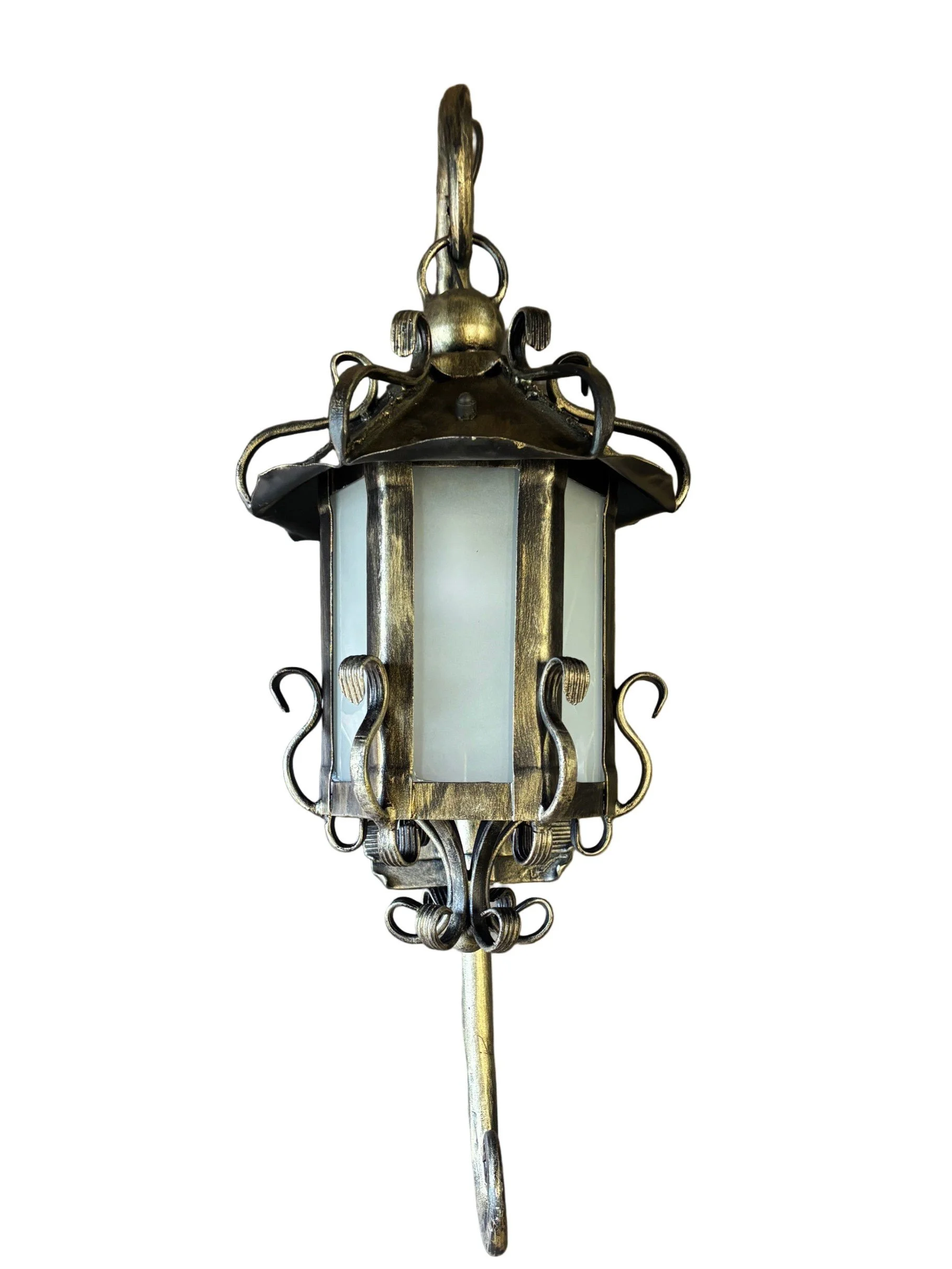 Stylowy Kinkiet Kuty – Patyna Złota Oświetlenie