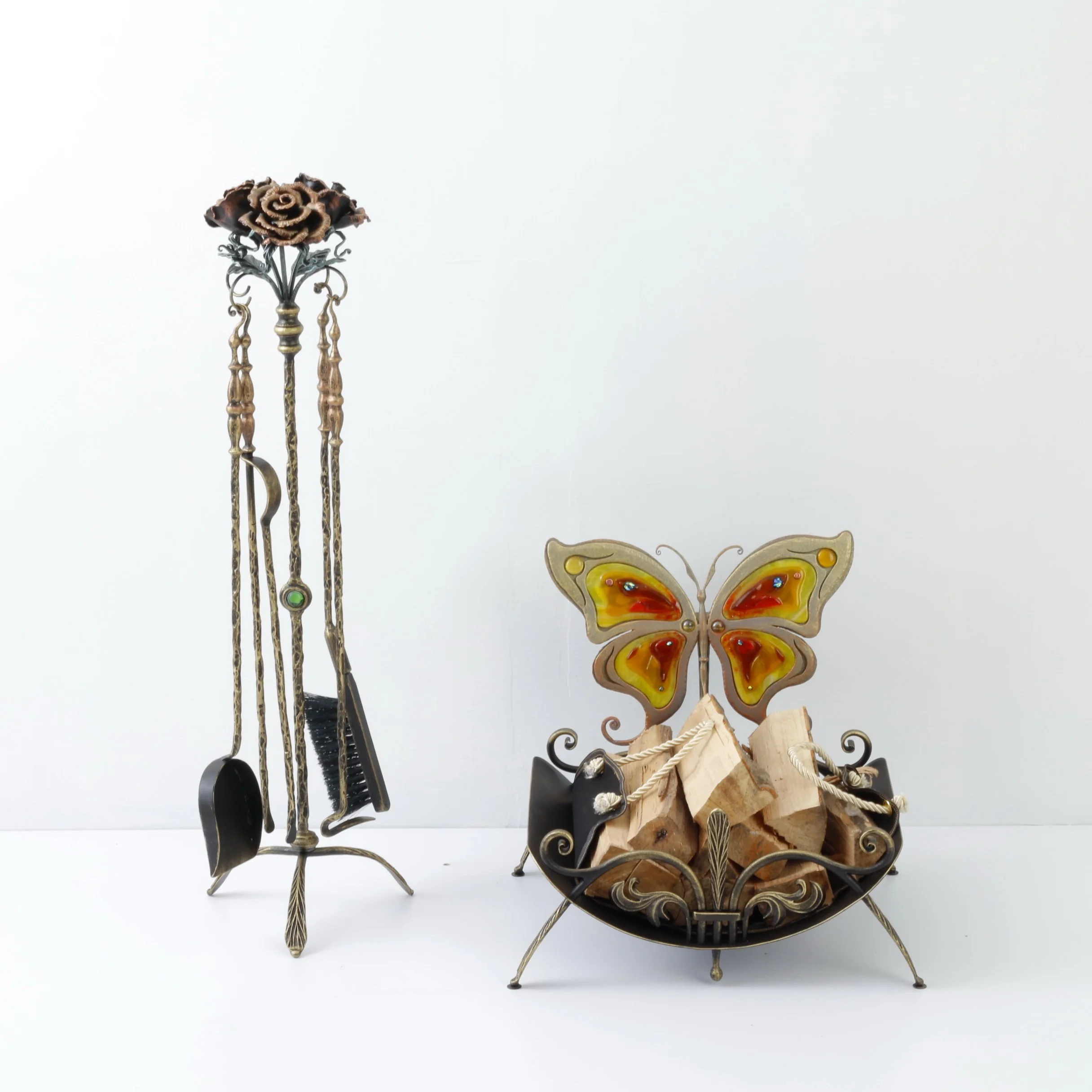 Stylowy Zestaw do Kominka z Kutą Różą