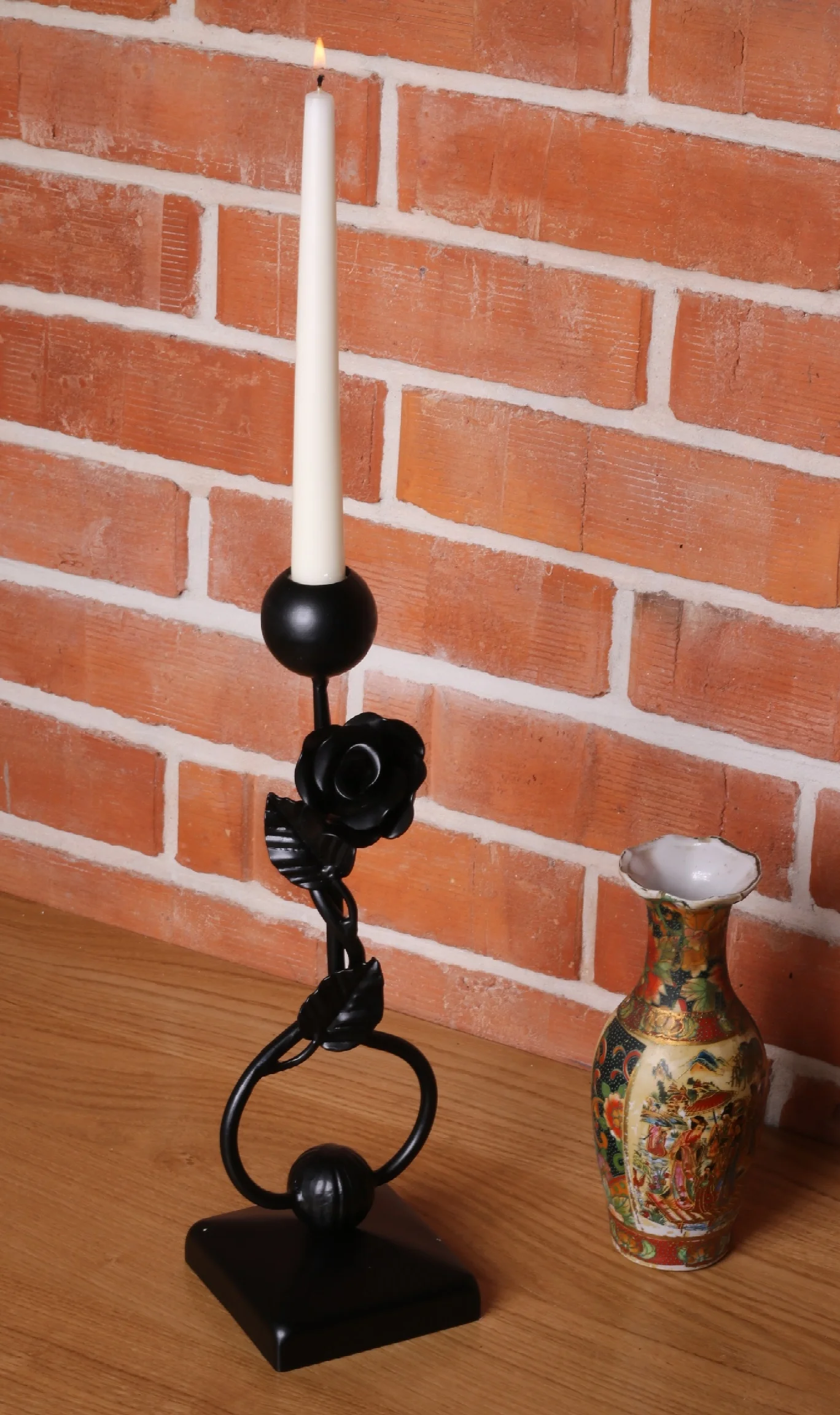 Świecznik kuty potrójny łukowy