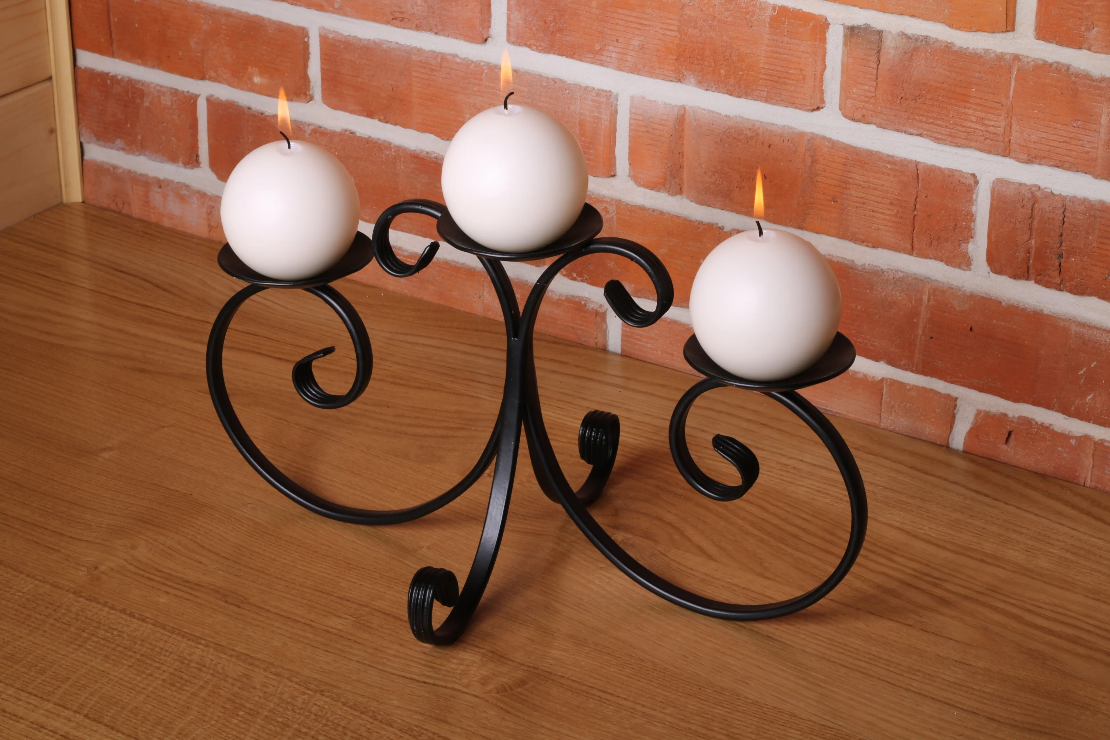 Świecznik kuty trójramienny - świece kule