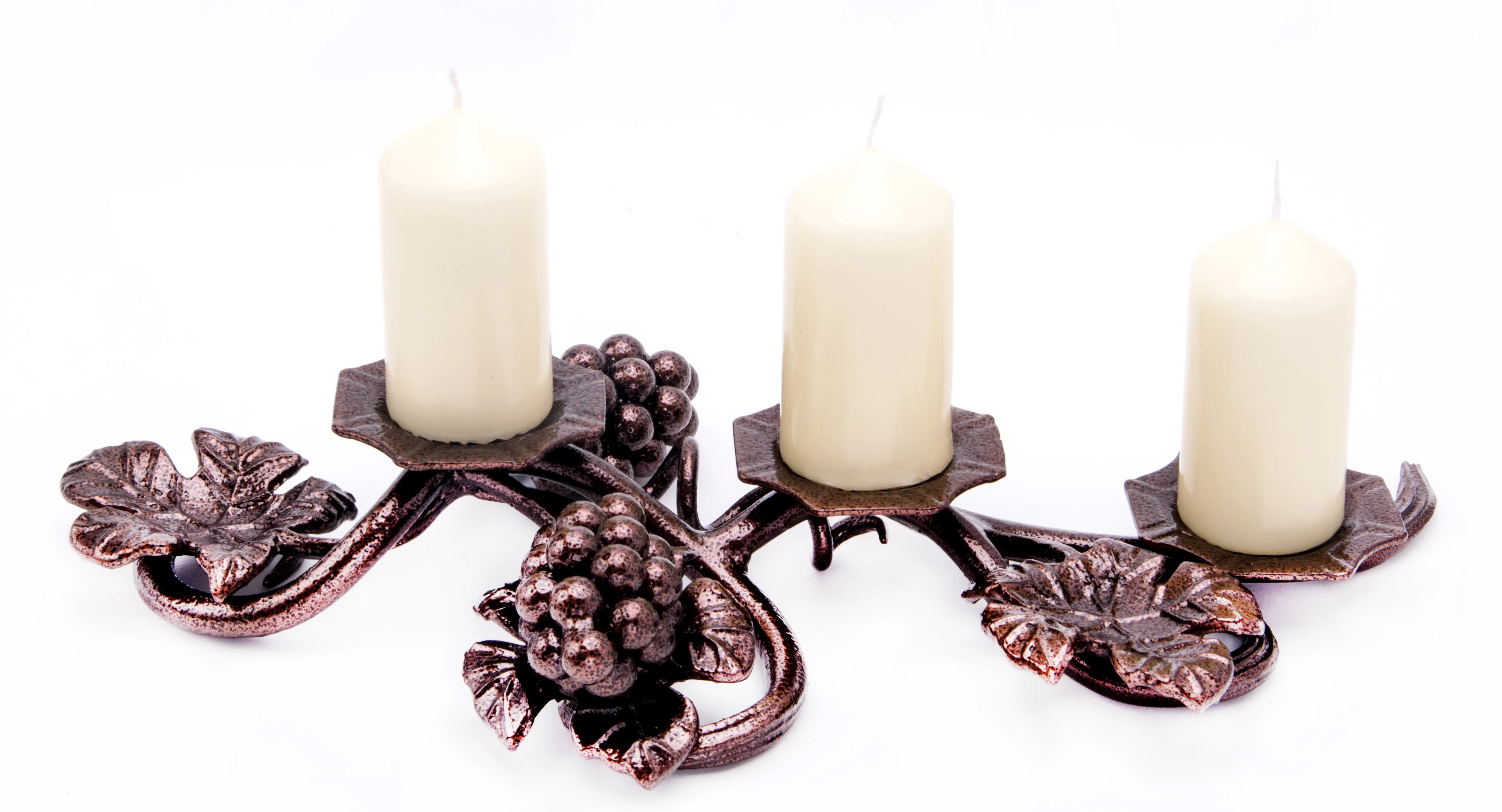 Świecznik kuty winogrona - detal kiści i liści