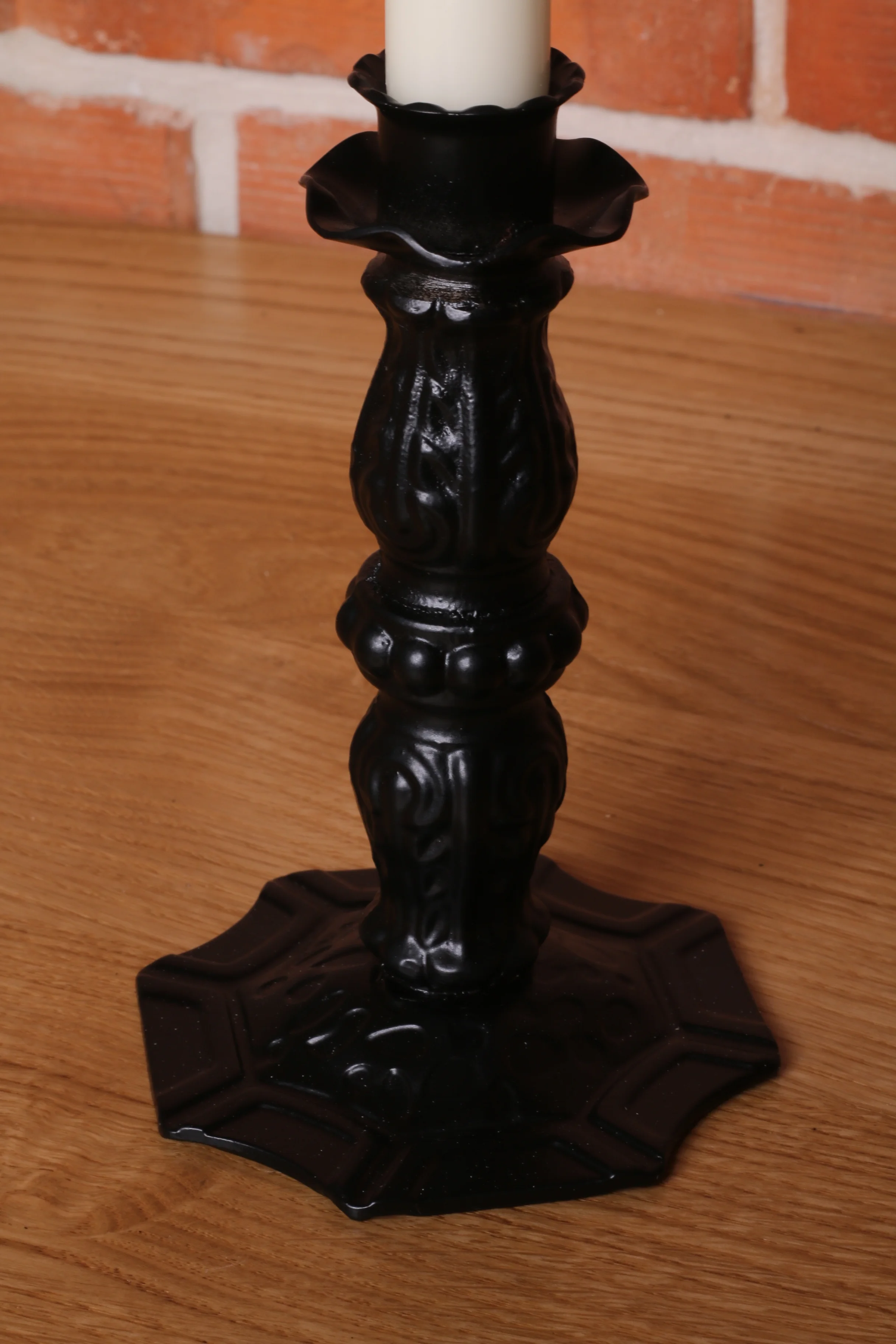 Świecznik odlewany czarny - baza ośmiokątna