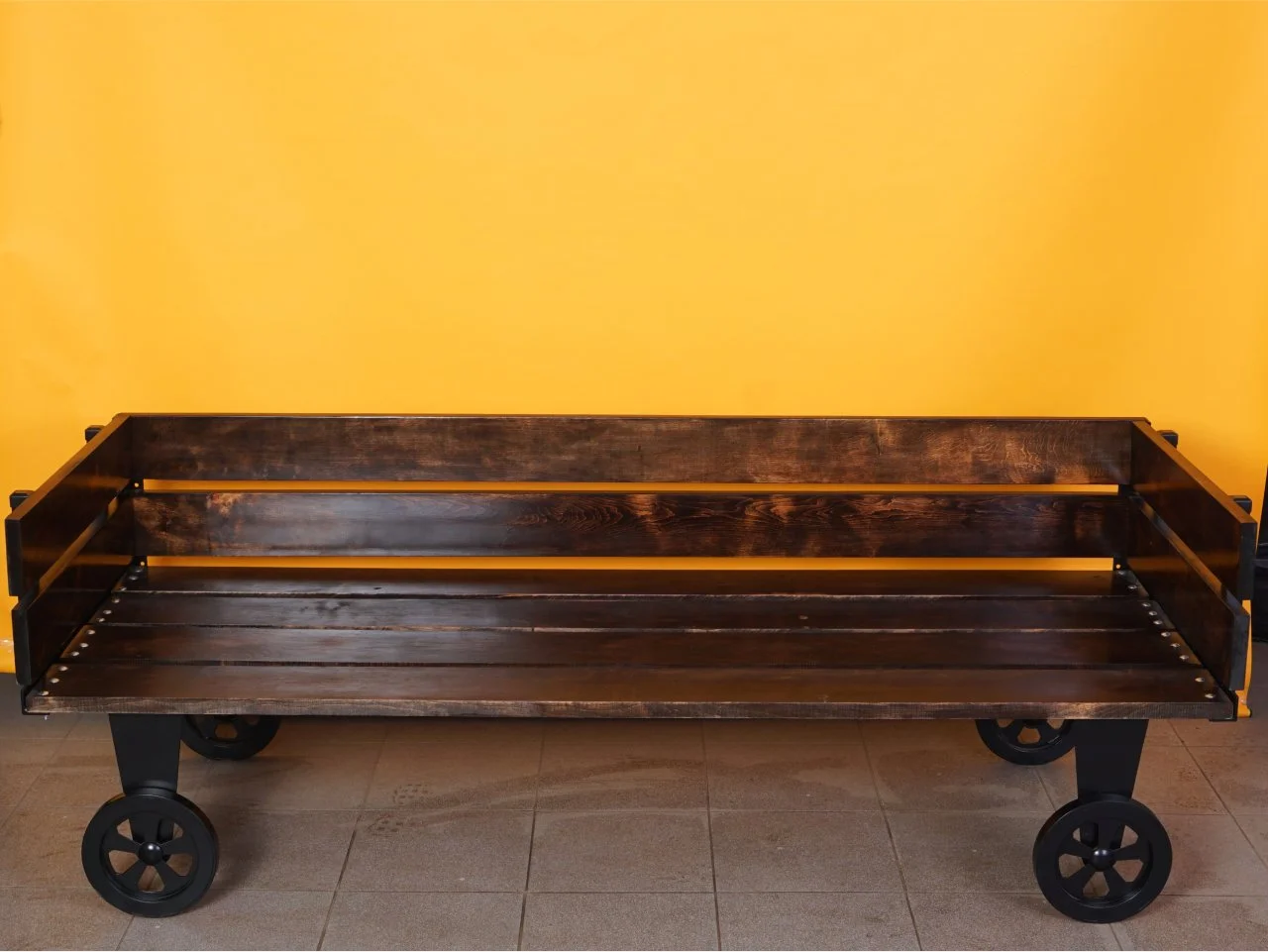 Szkielet sofy industrialnej bez poduszek