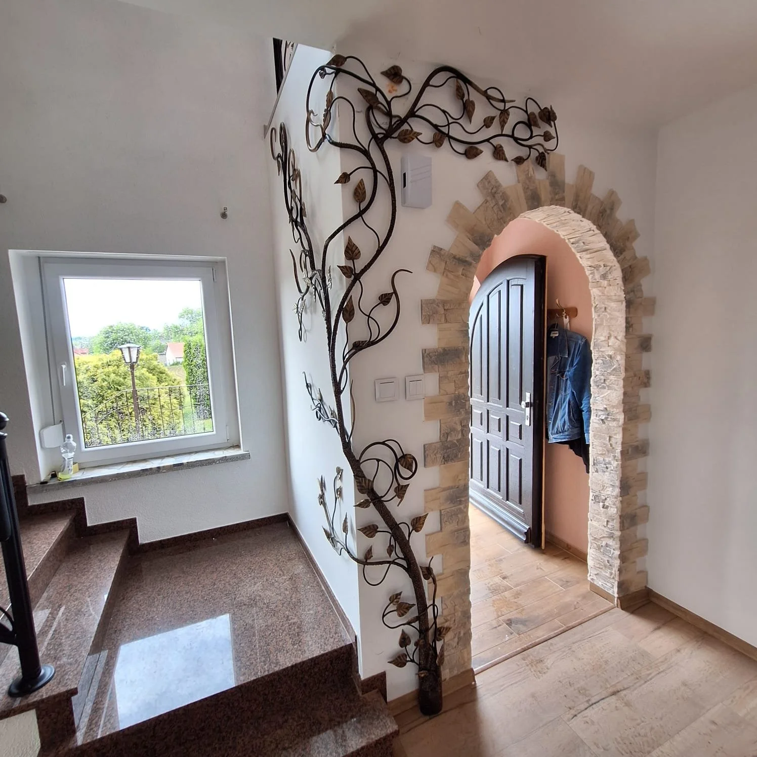 Sztuka na ścianie - Kute drzewo pełny widok