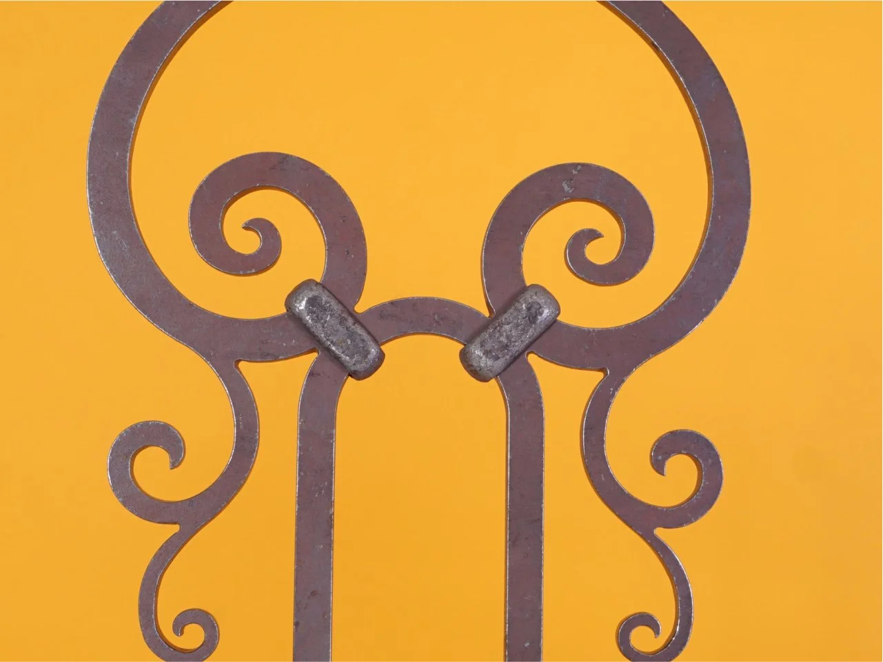 Detal Tralki Kutej - Zwieńczenie z Wolutami (Wariant 2)