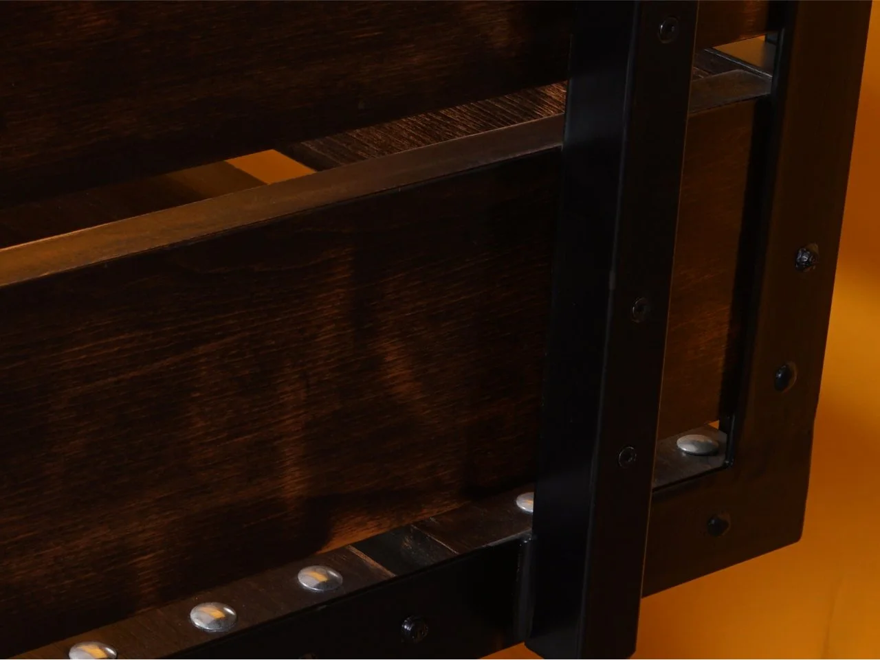 Tył sofy loftowej - Prezentacja stelaża