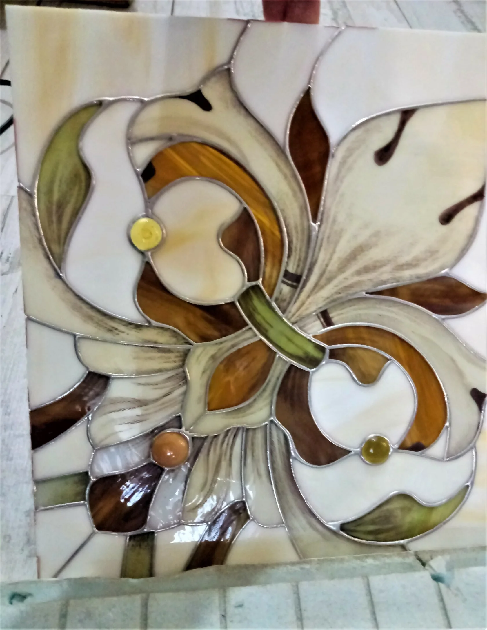 Kwadratowy Witraż Secesyjny - Lilie