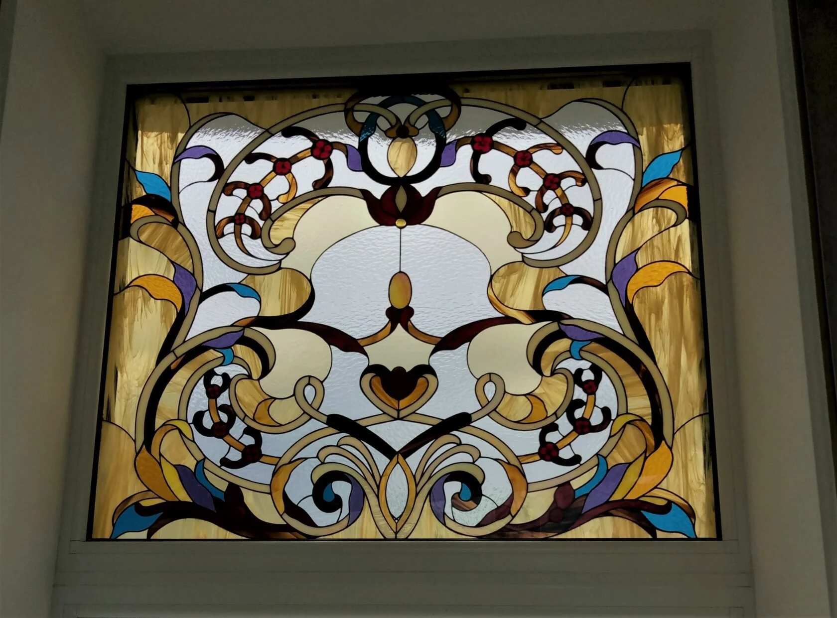 Kwadratowy Witraż - Symetria Secesyjna