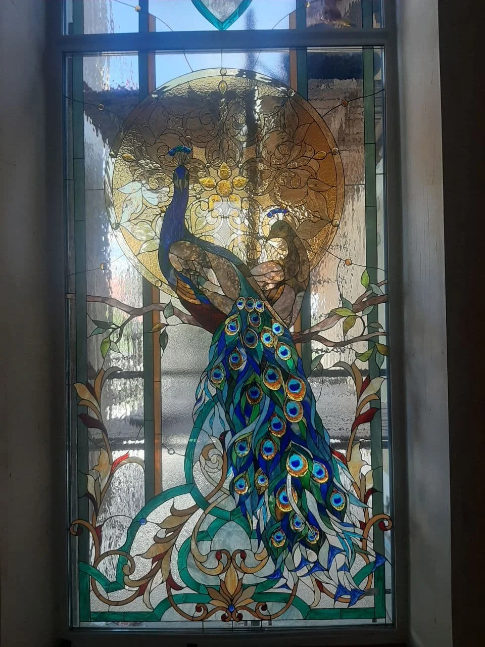 Witraż Okienny - Paw Królewski (Zbliżenie)