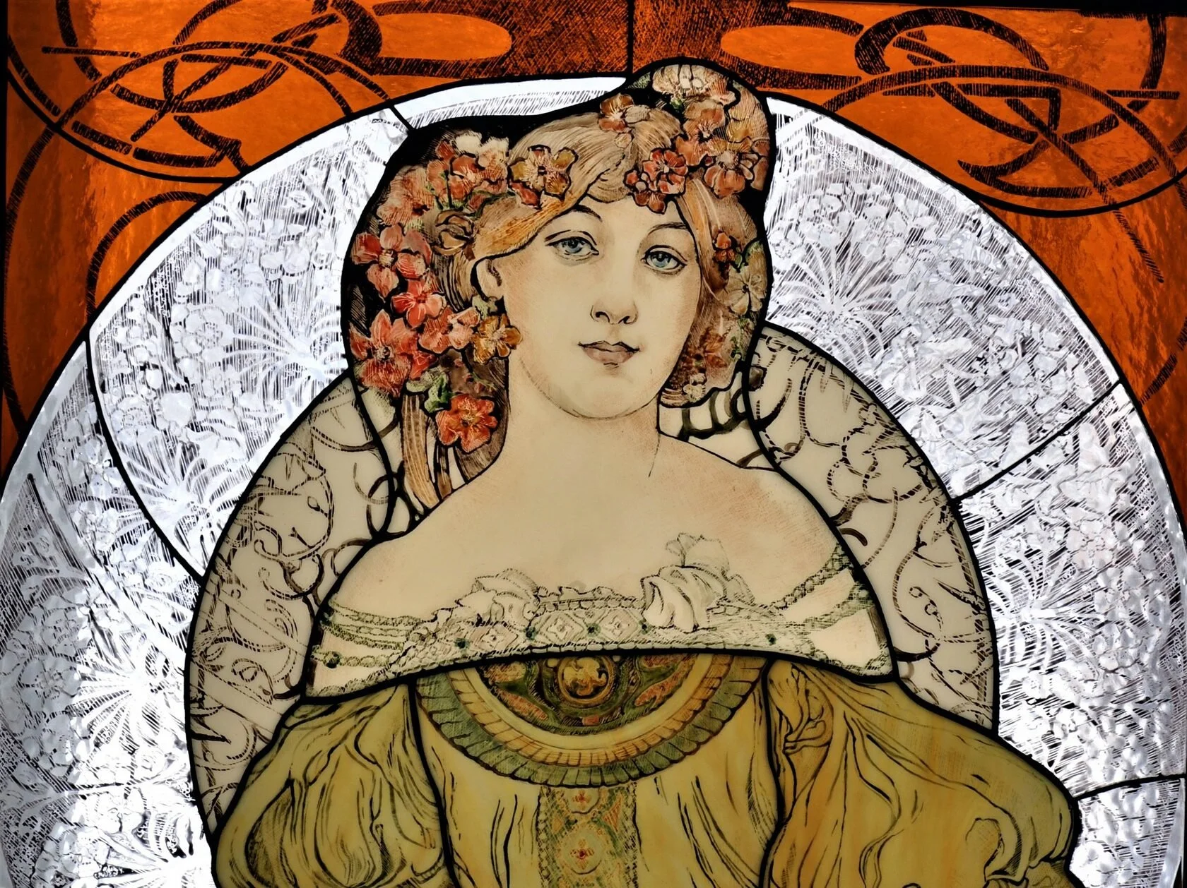Witraż Secesyjny - Portret Kobiety (Styl Mucha)