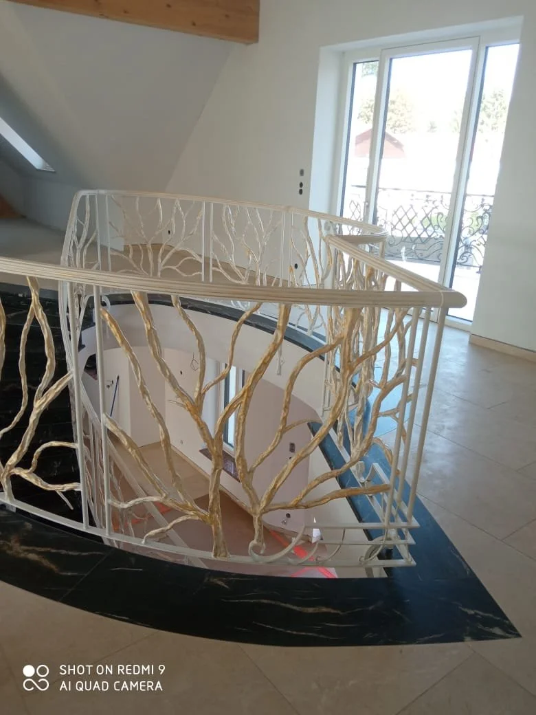 Wyjątkowa balustrada - schody i piętro - kowalstwo