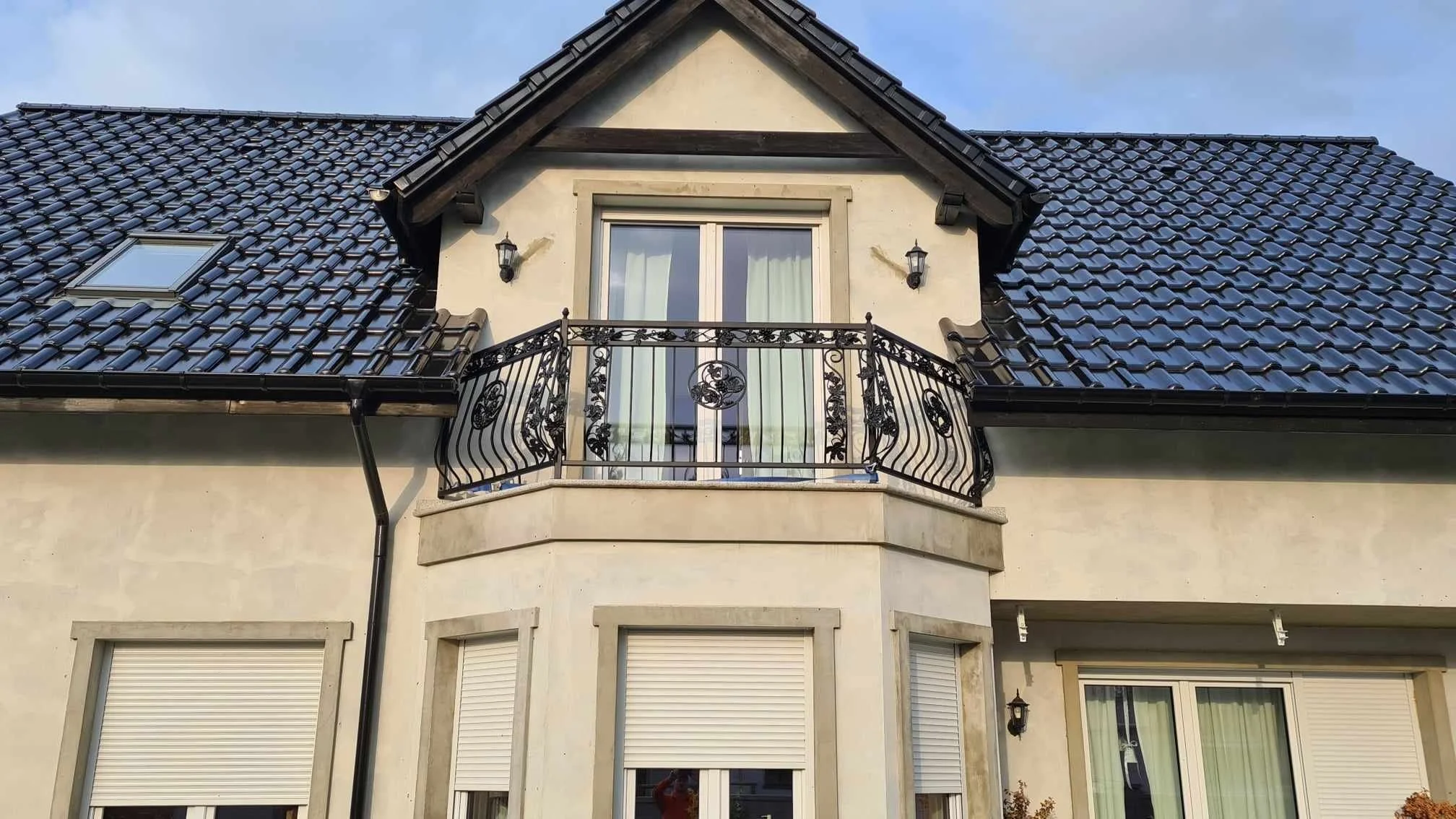 Wykończenie balkonu stalą kuta - Realizacja