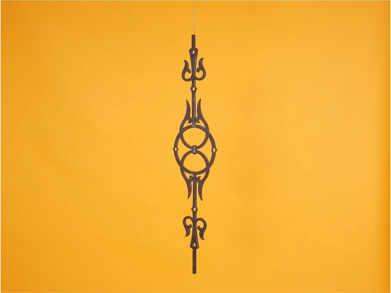 Zbliżenie na zwieńczenie detalu secesyjnego