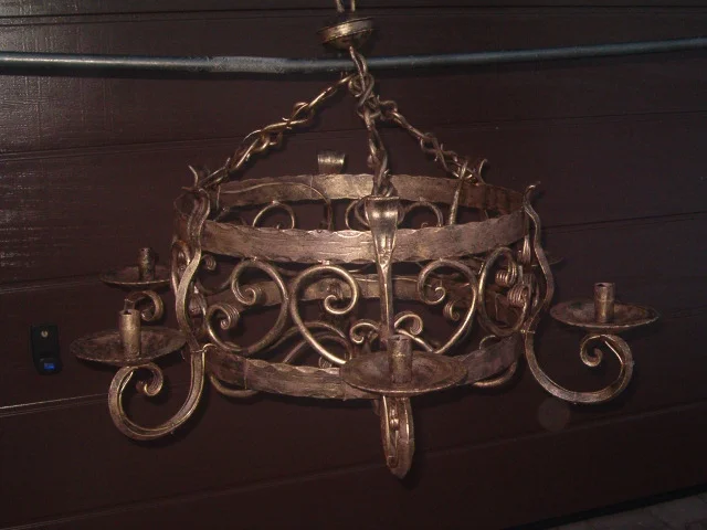 Żyrandol Kuty Pierścieniowy 'Scrollwork'