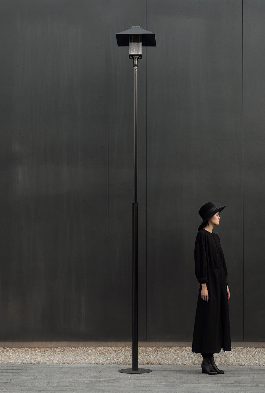 "Dargorad" - Minimalistyczna latarnia kuta. Skandynawski design.