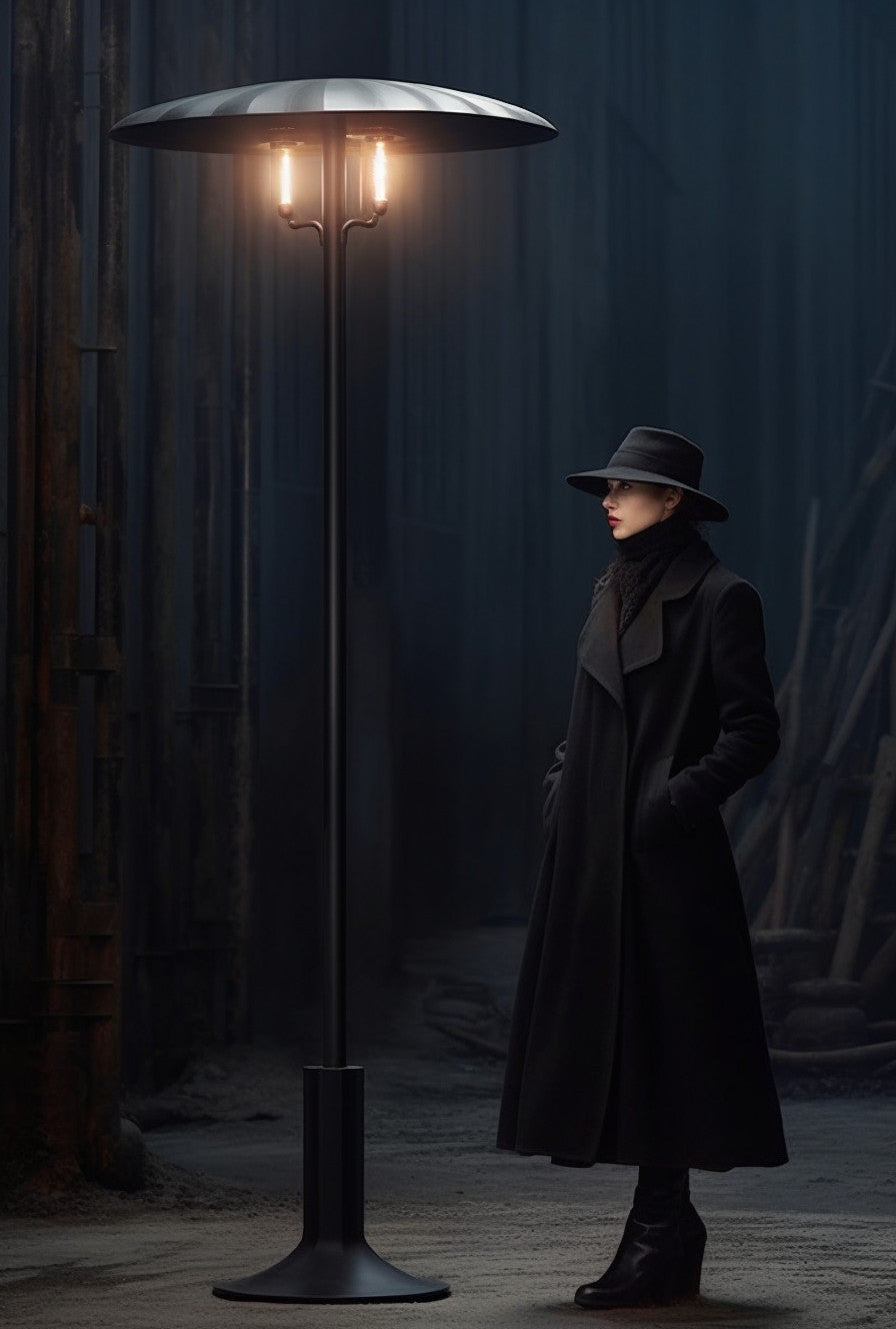 "Długomił" - Minimalistyczna latarnia kuta, stalowa. Unikalny design.