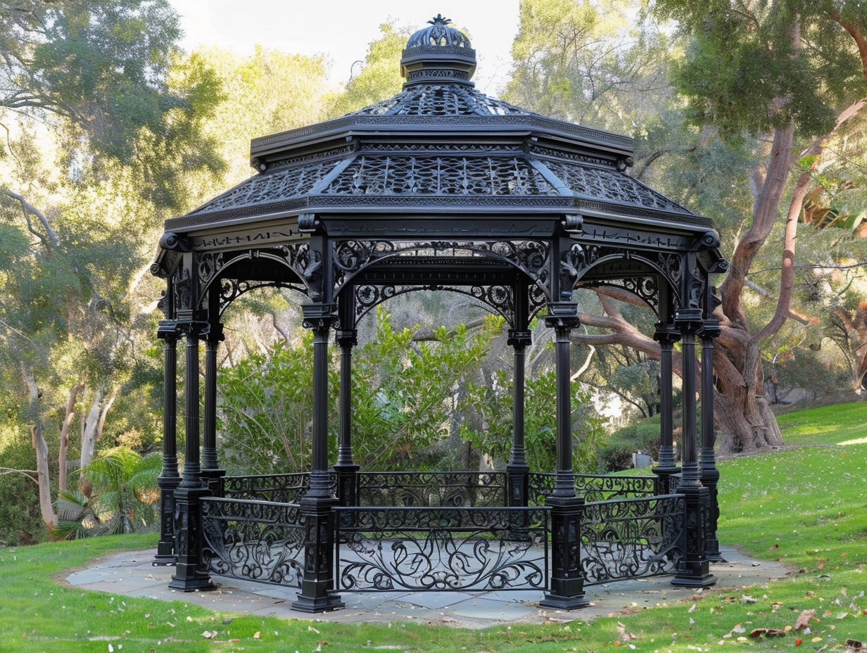 Neoklasyczna altana kuta